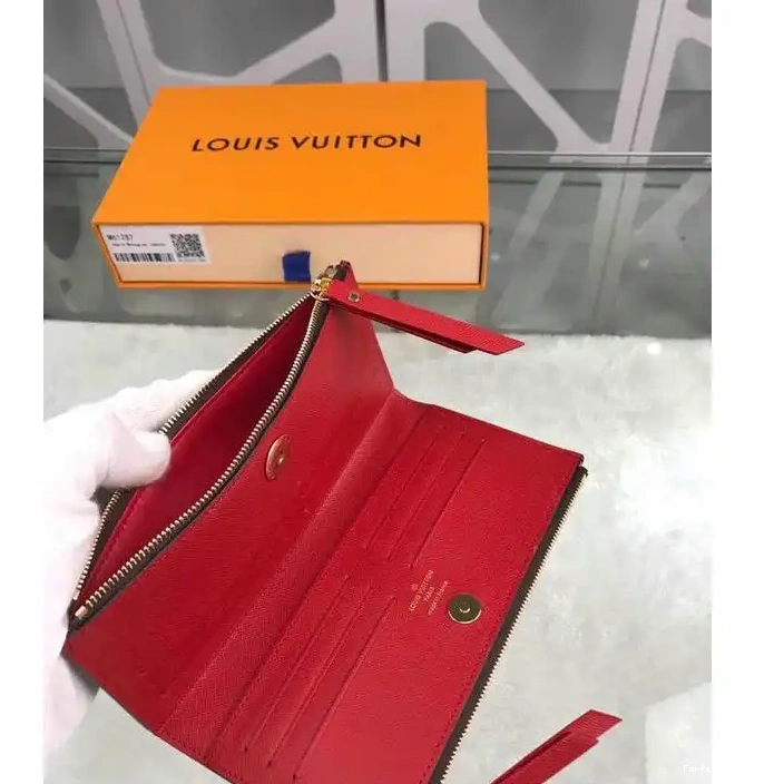 19T1L0145 LV Bags 0212