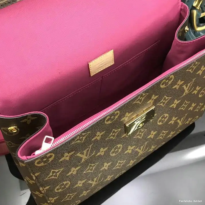 LV 19T1L0218 Bags 0210