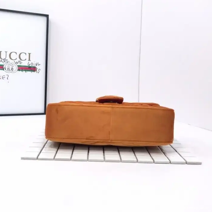 19B57G0004 Gucci Bags 0225