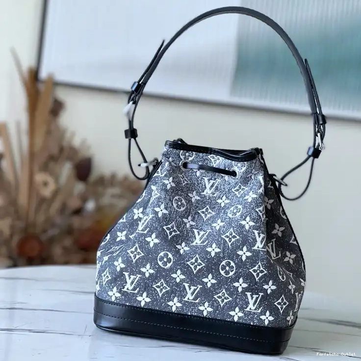 Bag LV 2301YZ0051 0210