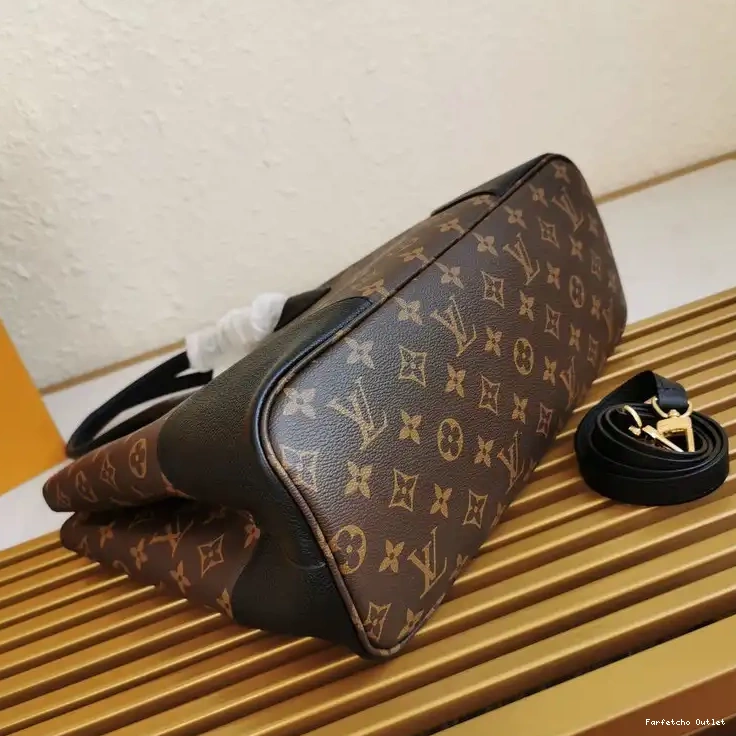 206B570012 LV Bags 0210