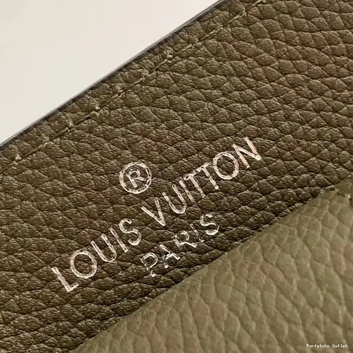 2308DJ0099 Bag LV 0222