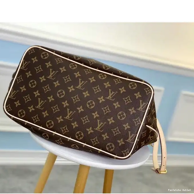 LV 19T1L0215 Bags 0218