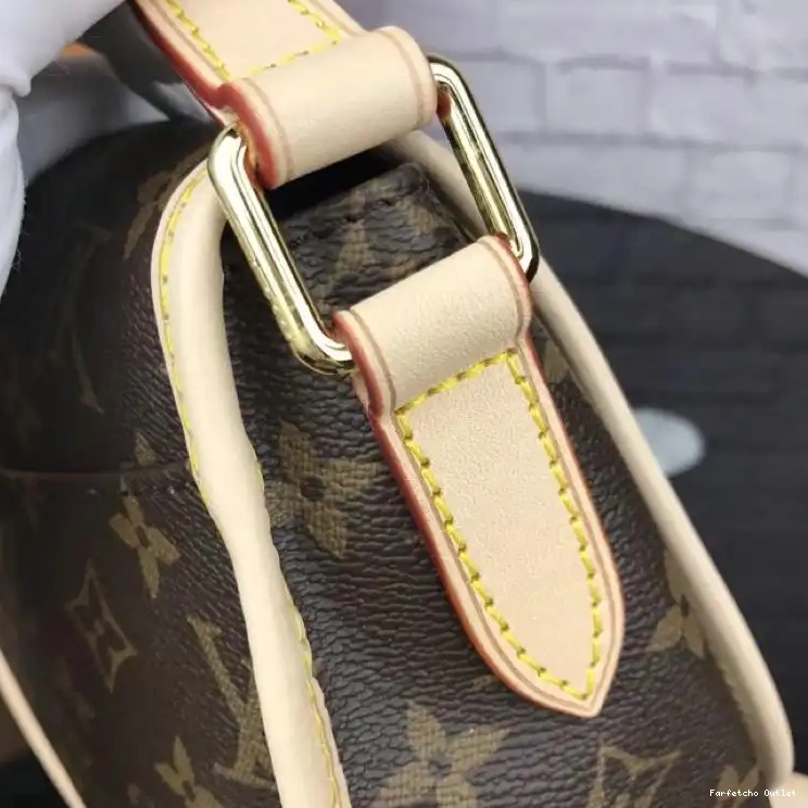 LV Bags 19T1L0134 0210