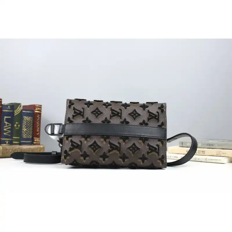 LV Bags 20B570046 0201