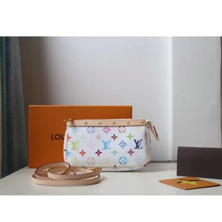 205FY0137 Bags LV 0223