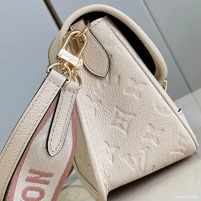 LV 2304YA0009 Bag 0208