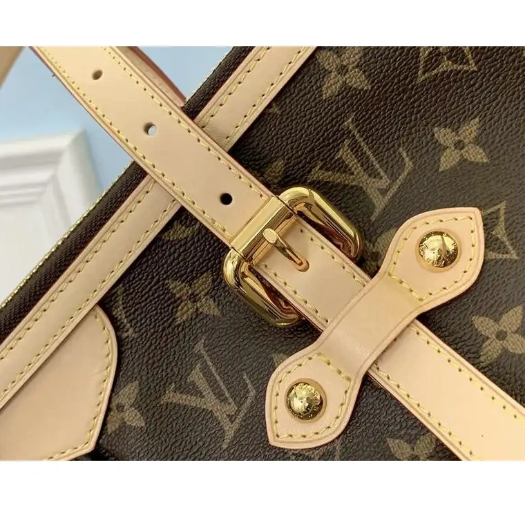 LV 19T1L0215 Bags 0218