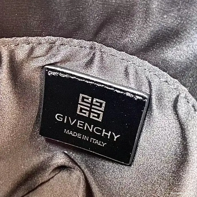 2209SW0032 Givenchy Bag 0217