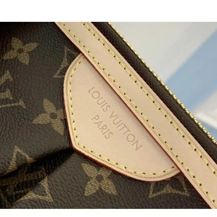 LV 19T1L0215 Bags 0218